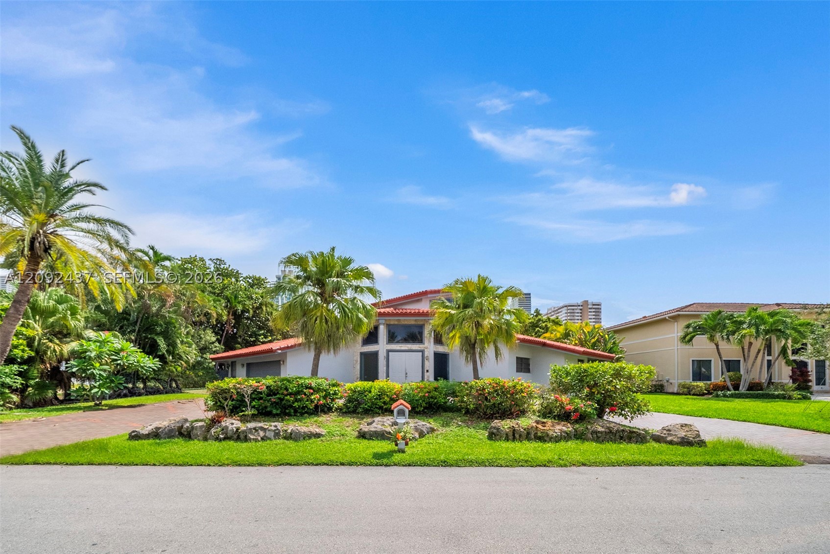 507 Palm Dr, Hallandale Beach FL 33009