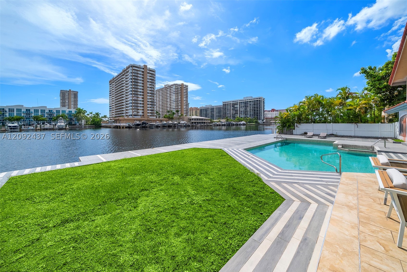507 Palm Dr, Hallandale Beach FL 33009