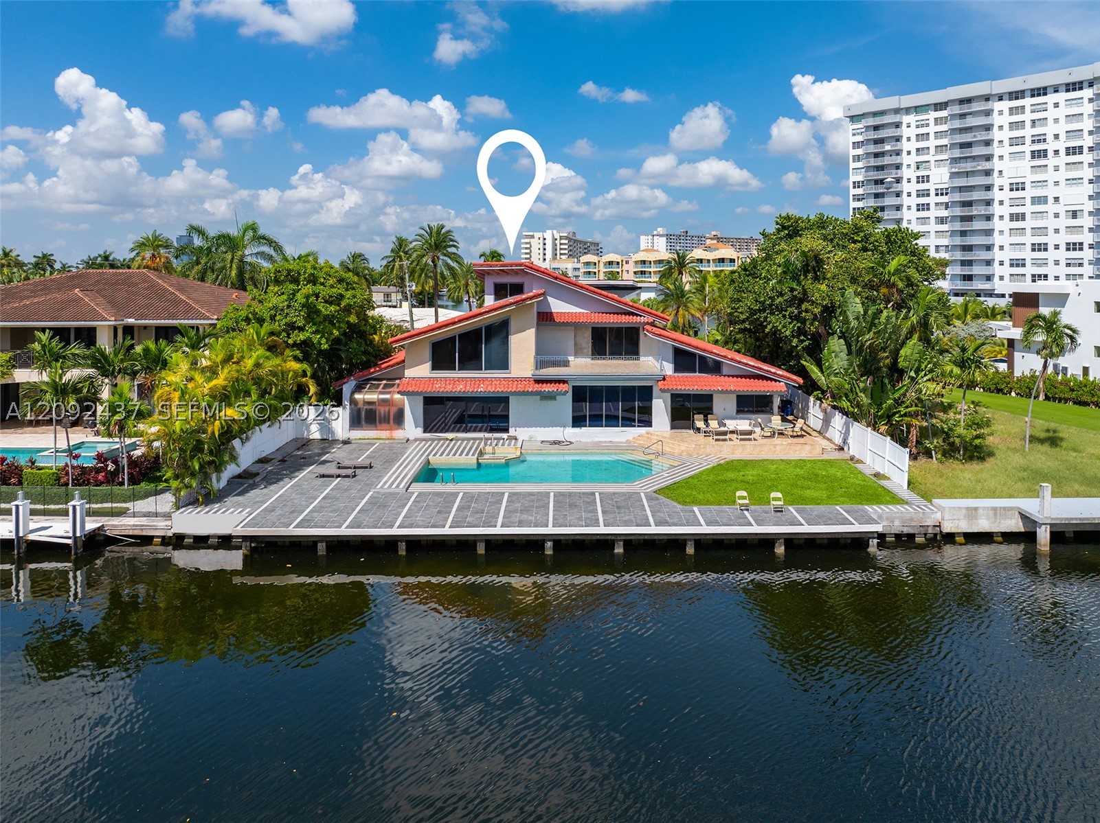 507 Palm Dr, Hallandale Beach FL 33009