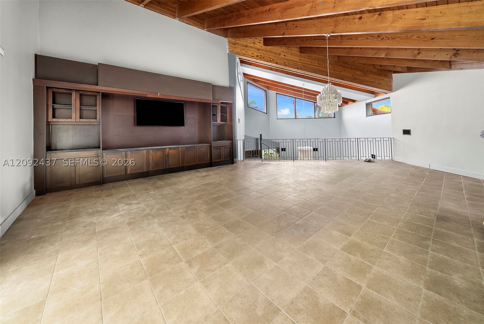 507 Palm Dr, Hallandale Beach FL 33009