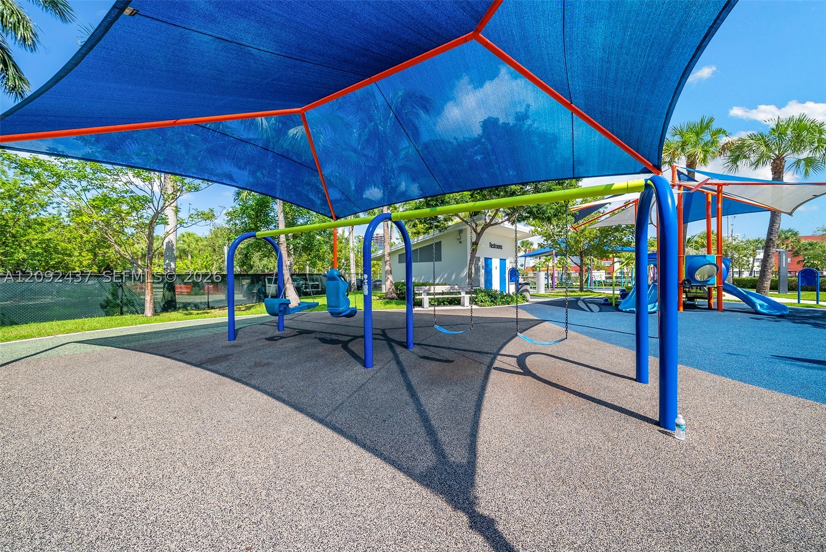 507 Palm Dr, Hallandale Beach FL 33009