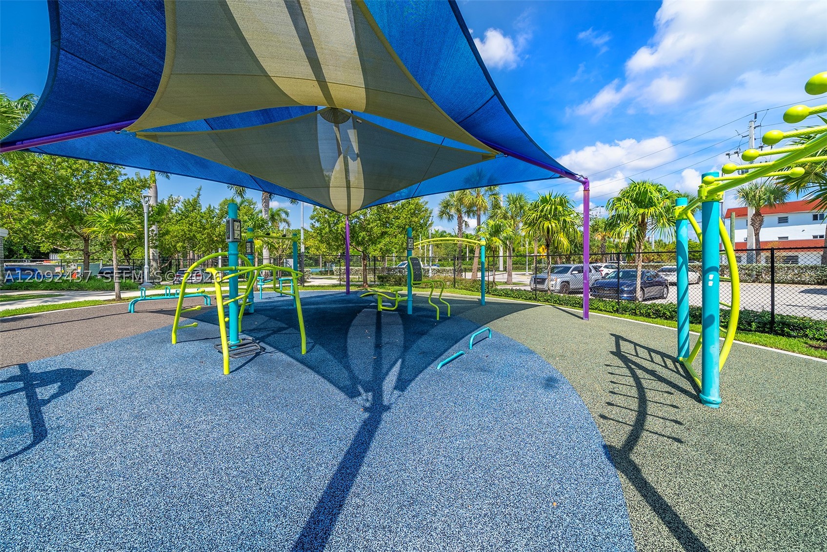 507 Palm Dr, Hallandale Beach FL 33009