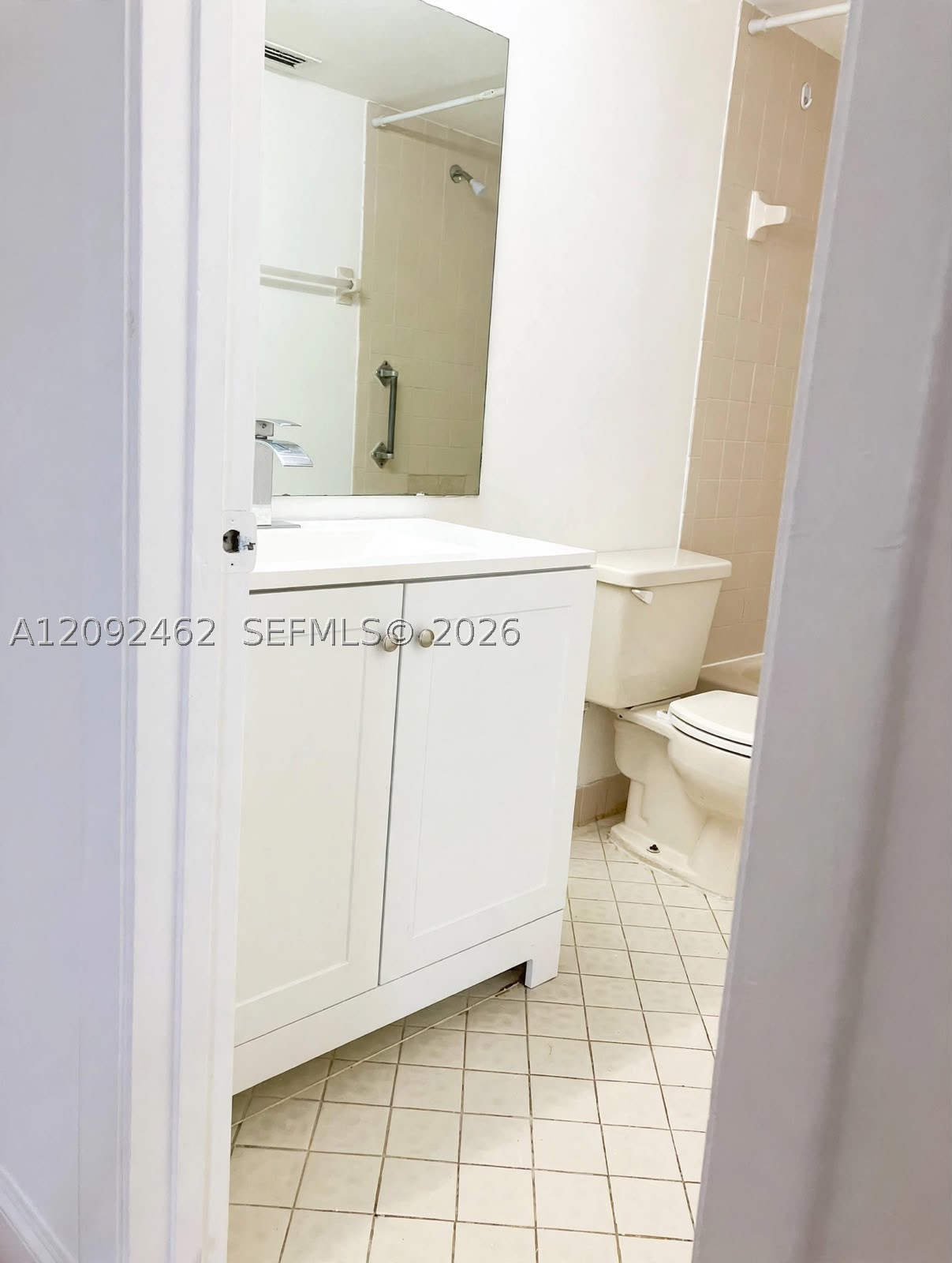 217 Lake Pointe Dr #204, Oakland Park FL 33309