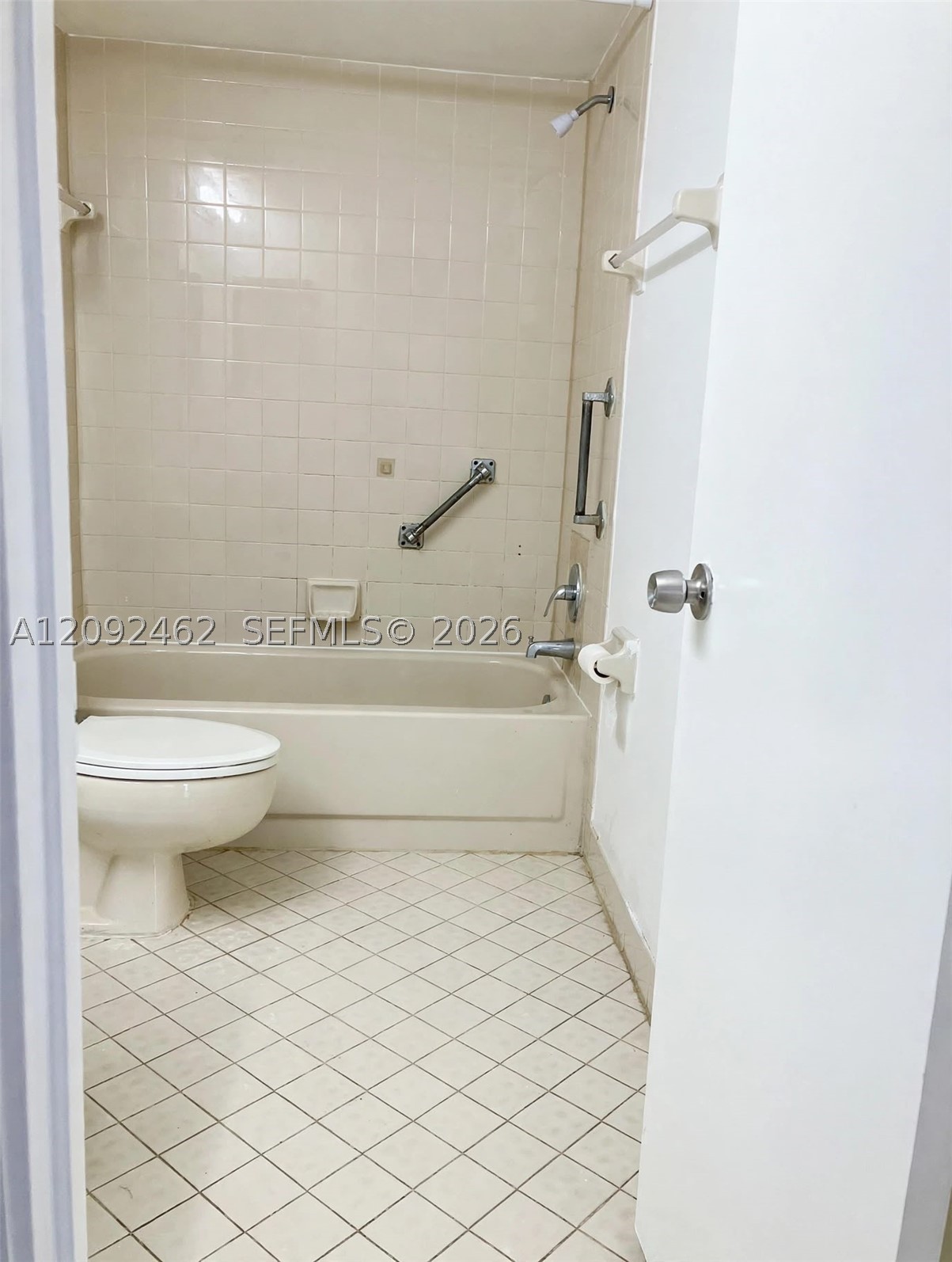 217 Lake Pointe Dr #204, Oakland Park FL 33309