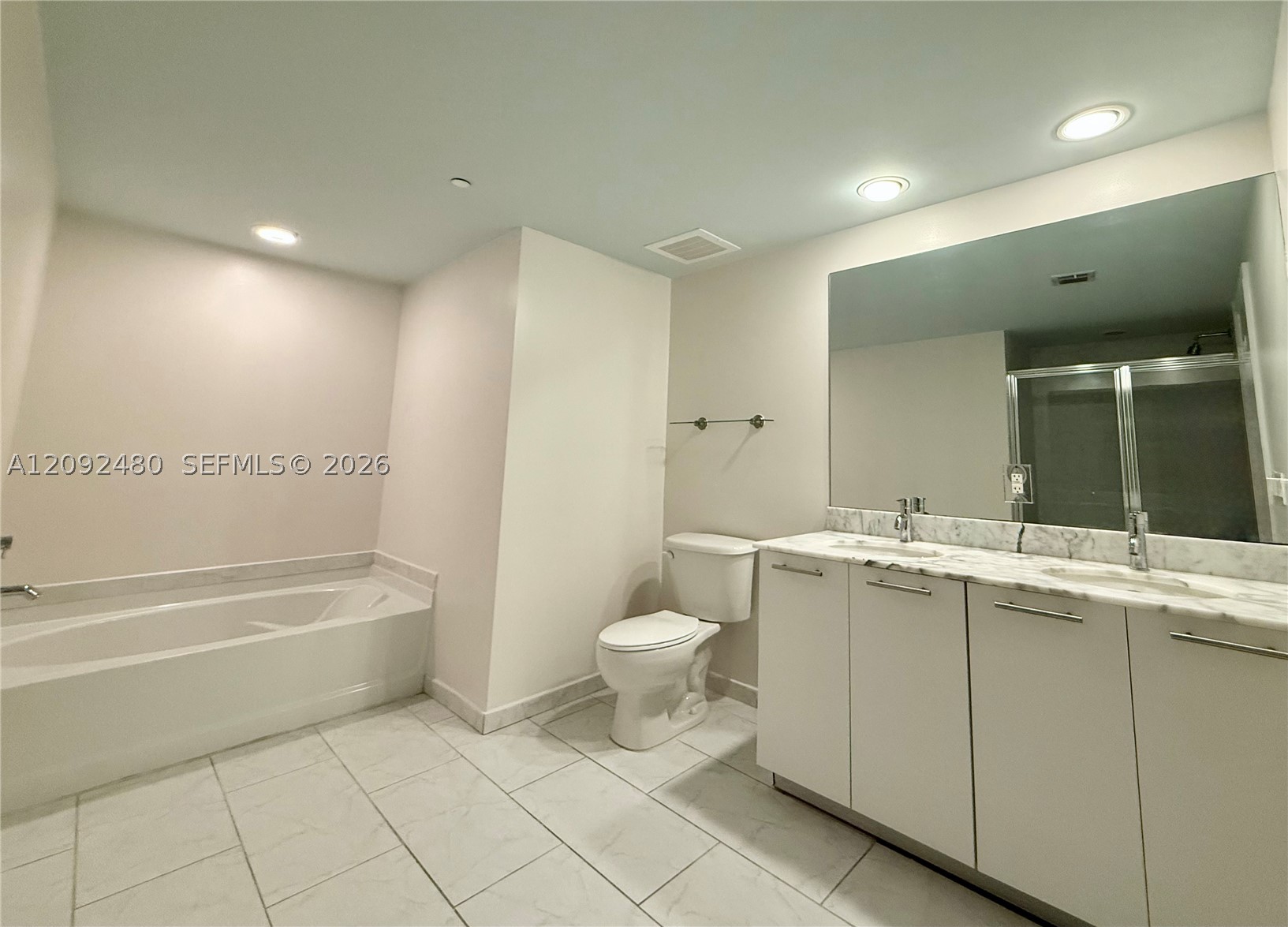 Miami FL 33131 - A12092480