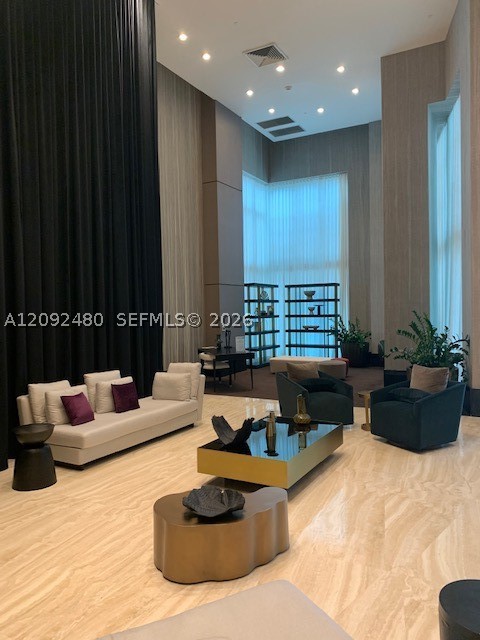 Miami FL 33131 - A12092480