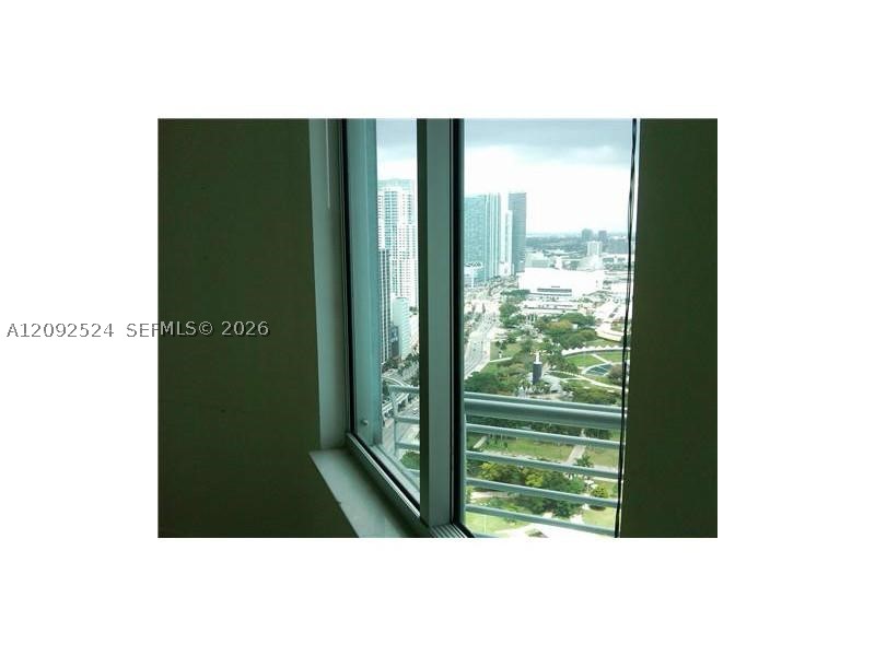335 BISCAYNE BL #4200, Miami FL 33131