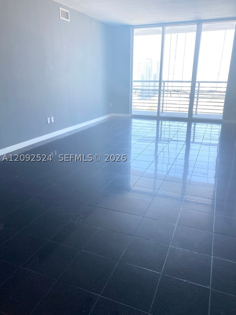 335 BISCAYNE BL #4200, Miami FL 33131