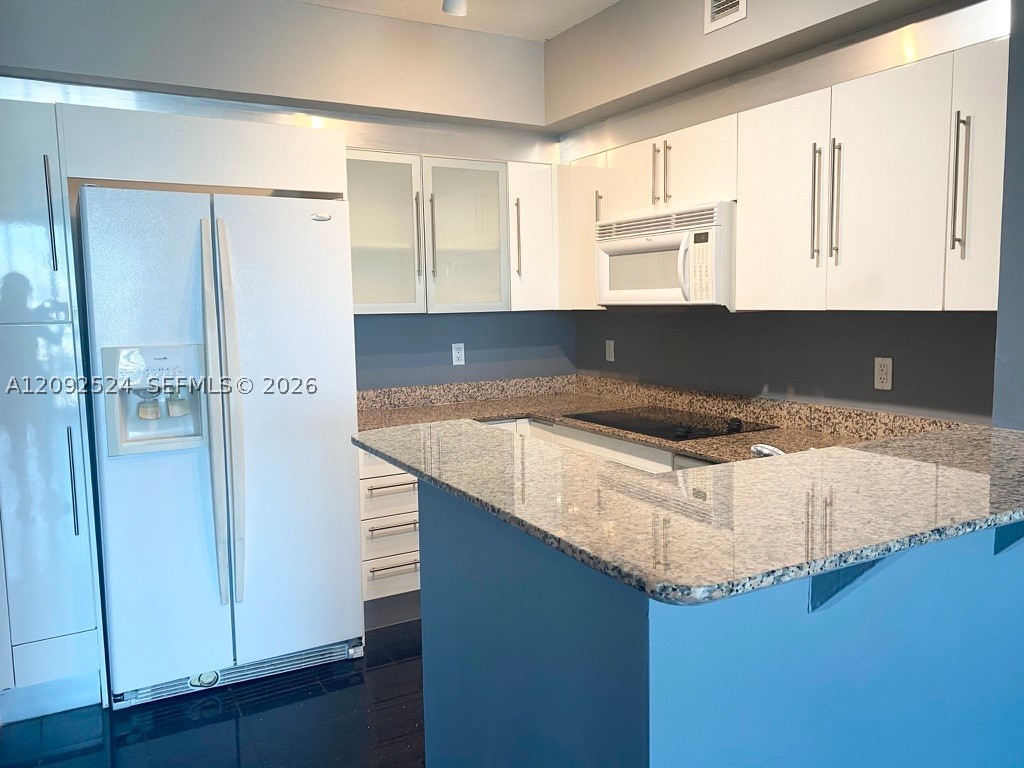 335 BISCAYNE BL #4200, Miami FL 33131