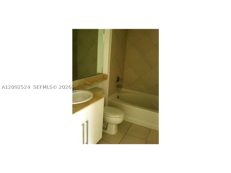 335 BISCAYNE BL #4200, Miami FL 33131