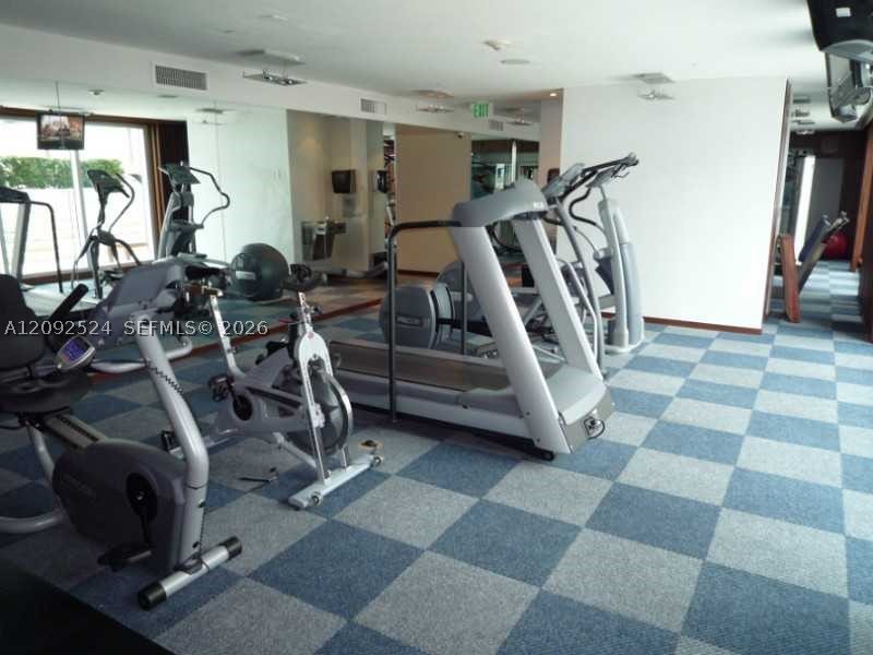 335 BISCAYNE BL #4200, Miami FL 33131