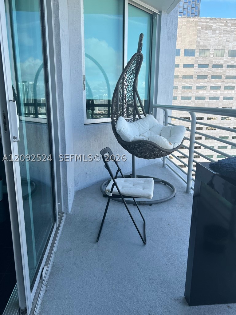 335 BISCAYNE BL #4200, Miami FL 33131