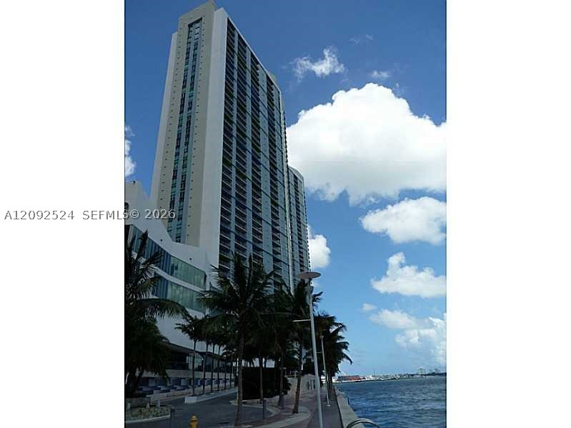 335 BISCAYNE BL #4200, Miami FL 33131