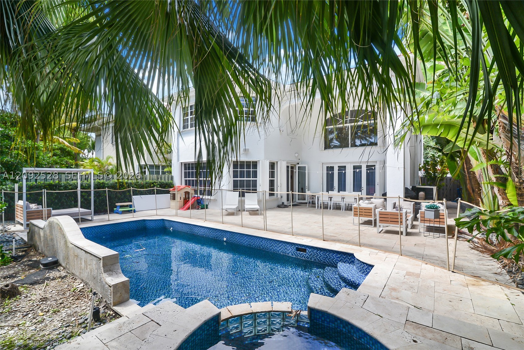 19443 40th Ct, Sunny Isles Beach FL 33160