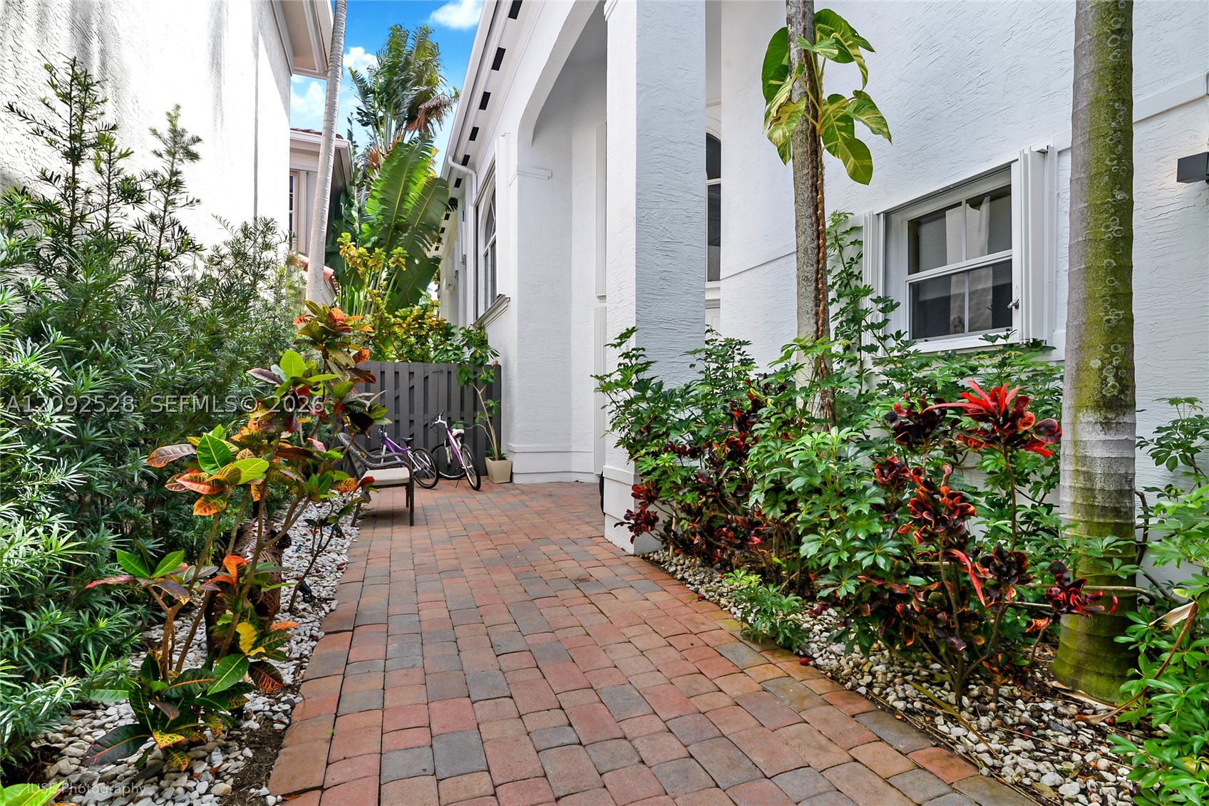 19443 40th Ct, Sunny Isles Beach FL 33160