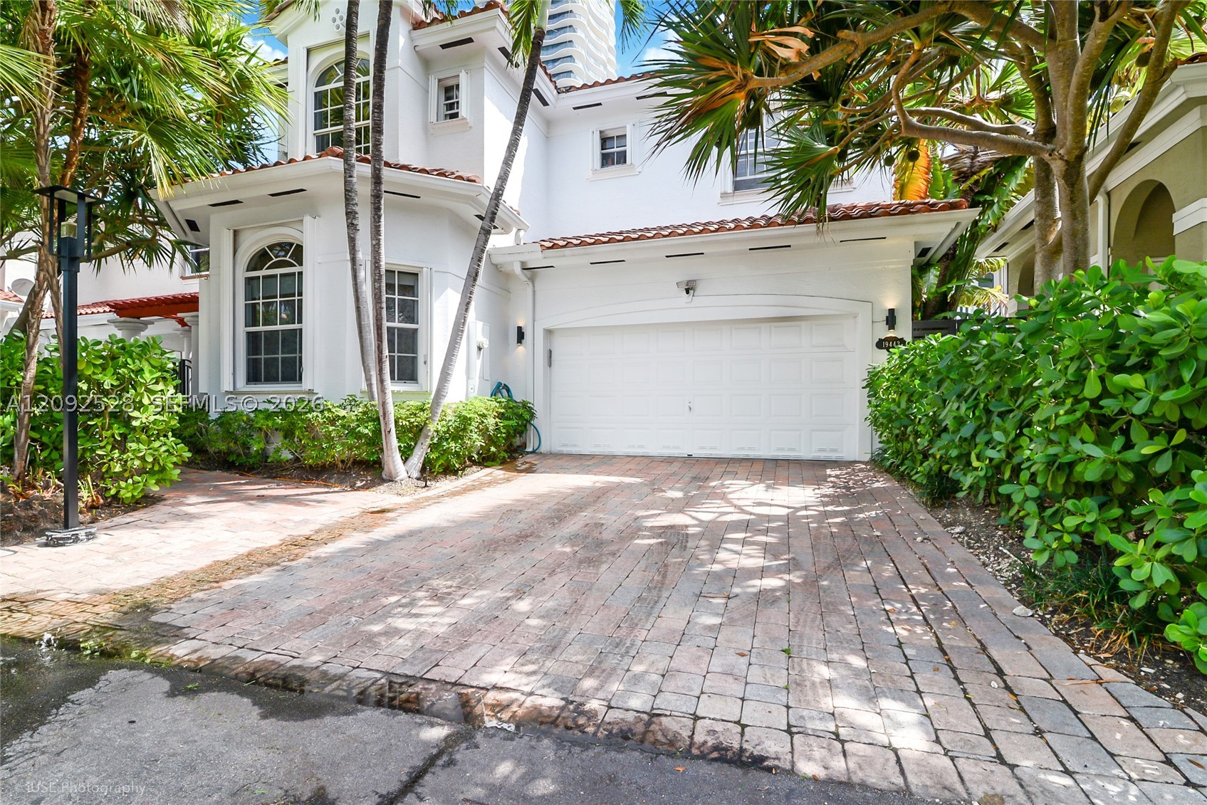 19443 40th Ct, Sunny Isles Beach FL 33160