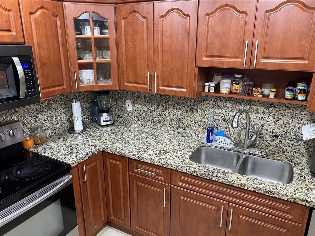 600 NW 210th St #102-28, Miami Gardens FL 33169