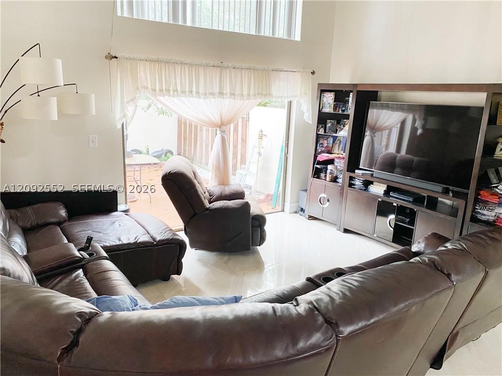 600 NW 210th St #102-28, Miami Gardens FL 33169