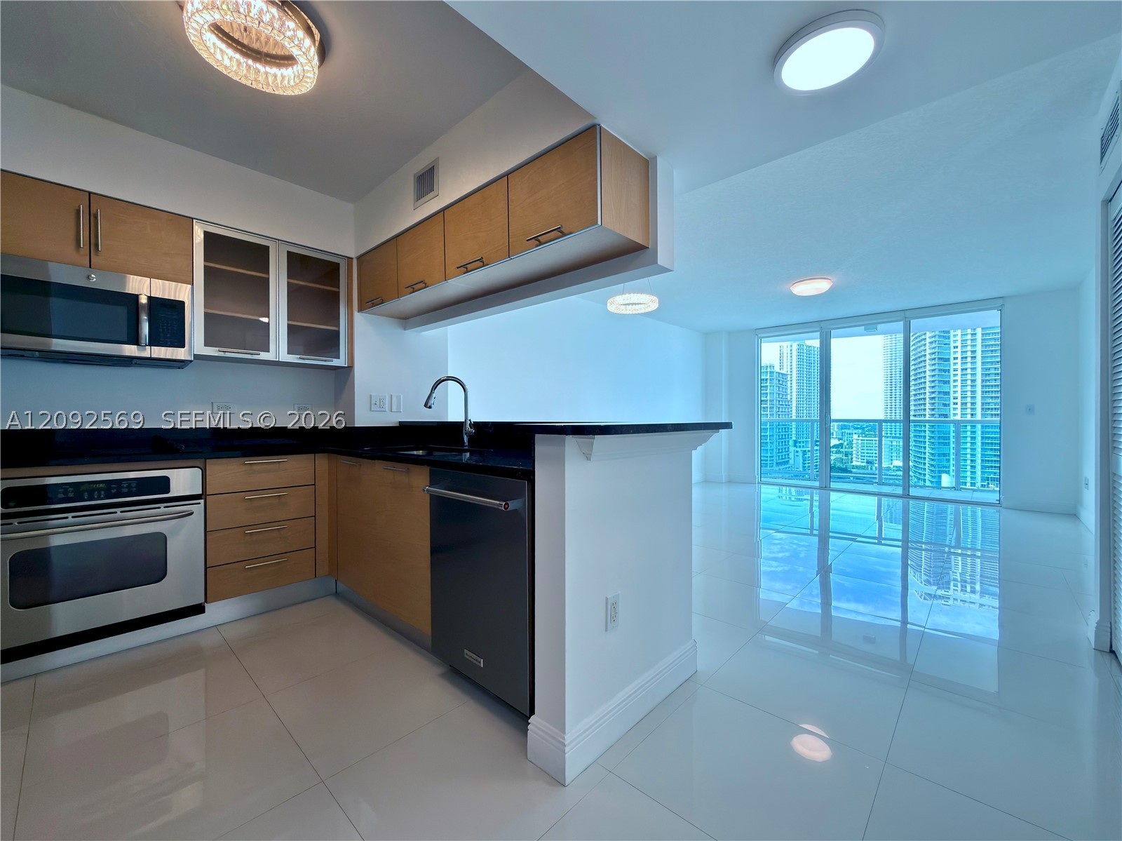 31 SE 5th St #2307, Miami FL 33131
