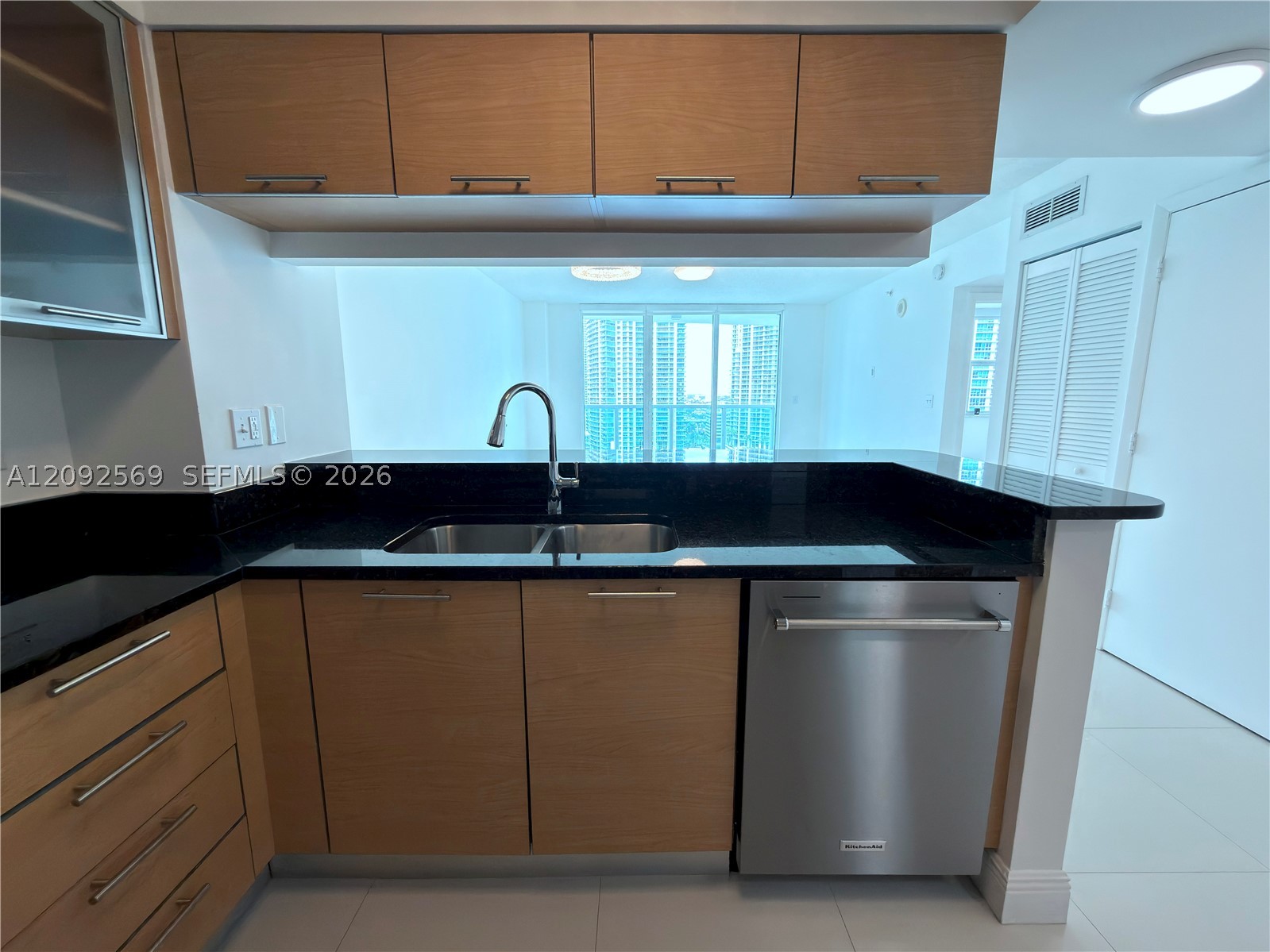 31 SE 5th St #2307, Miami FL 33131