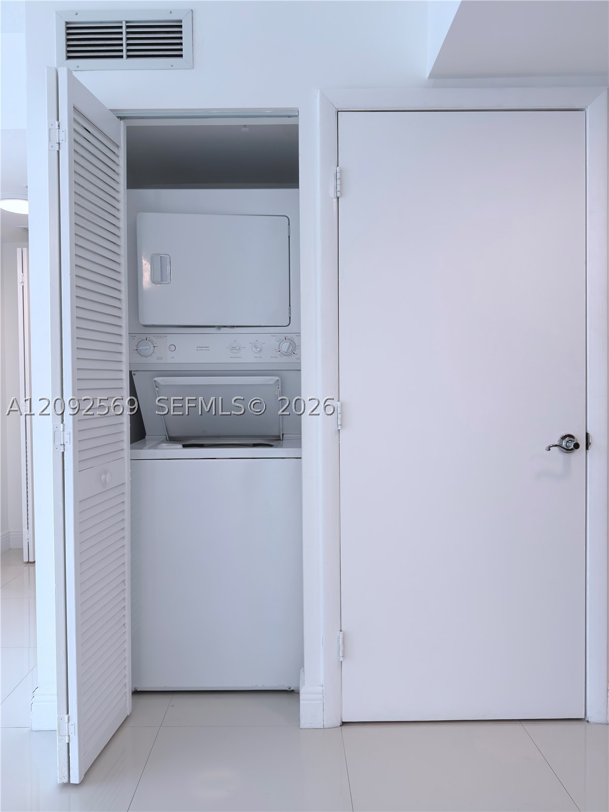 31 SE 5th St #2307, Miami FL 33131