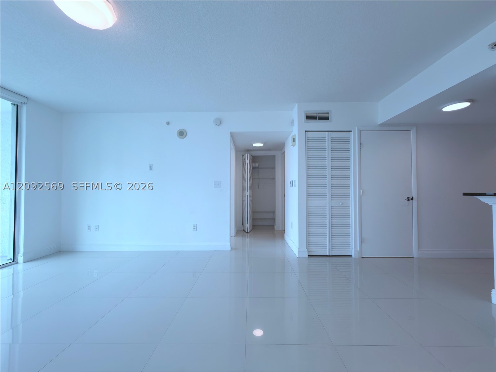 31 SE 5th St #2307, Miami FL 33131