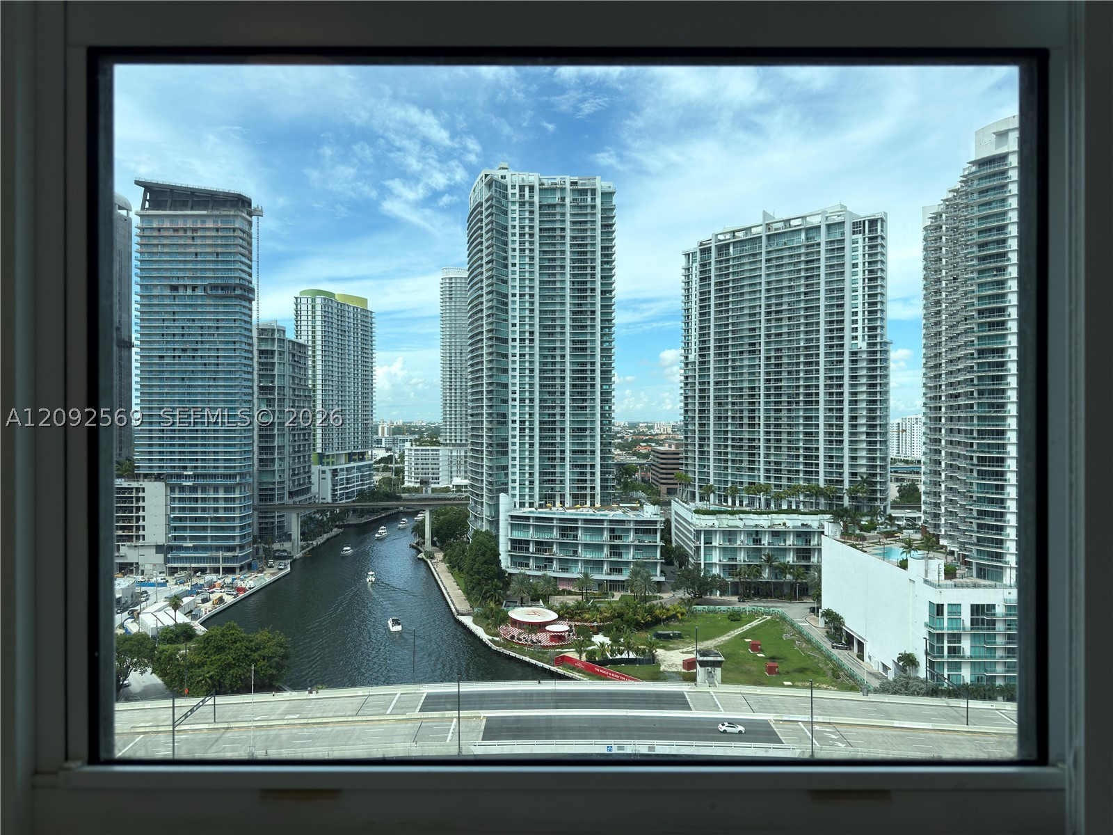 31 SE 5th St #2307, Miami FL 33131