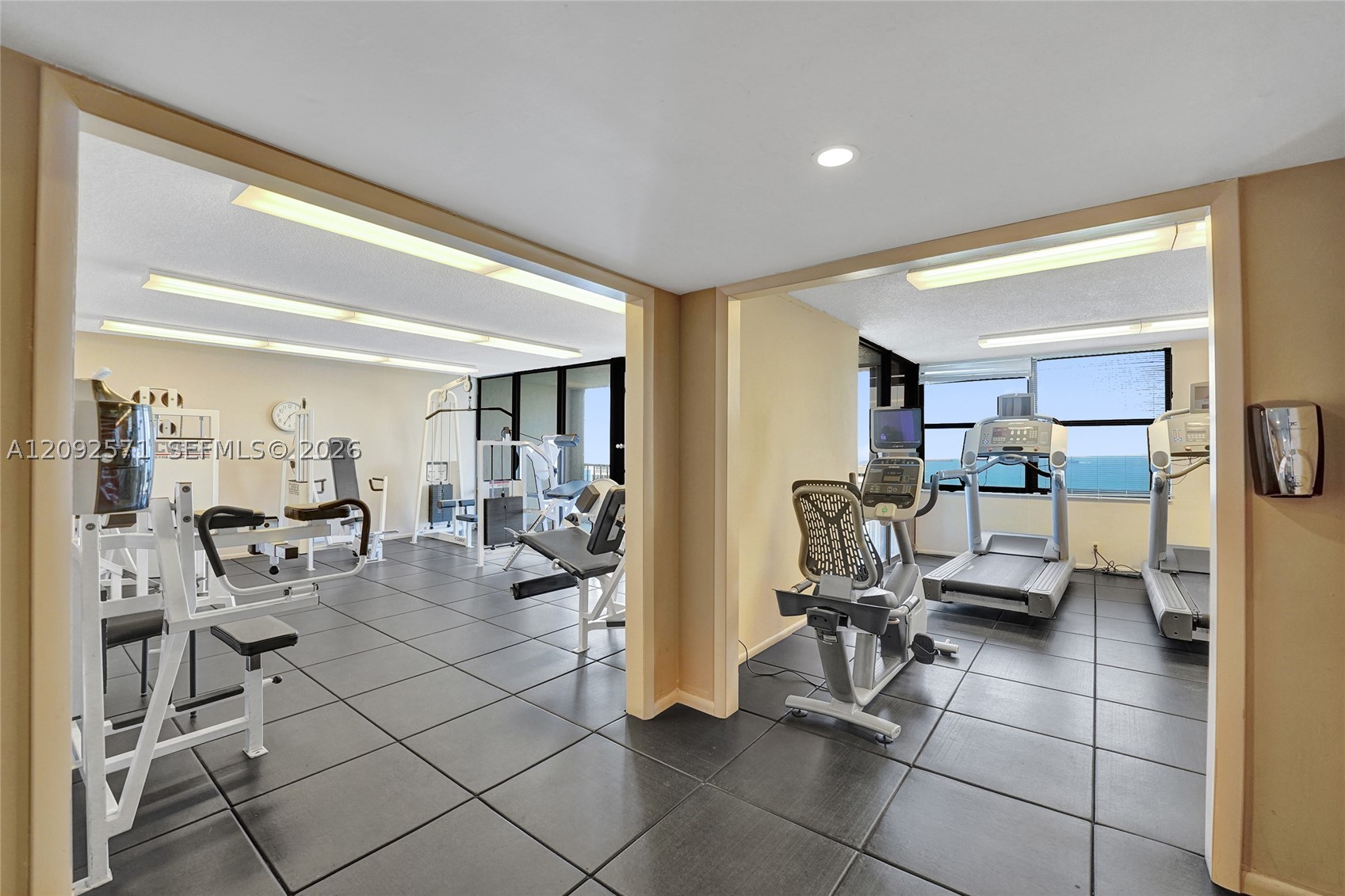936 Intracoastal Dr #4F, Fort Lauderdale FL 33304