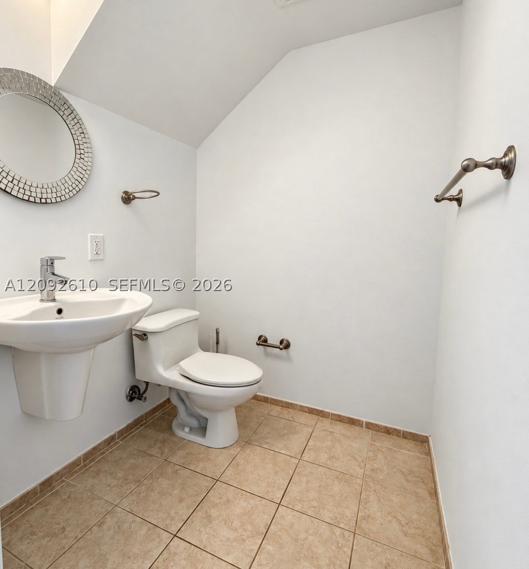 60 SW 13th St #1411, Miami FL 33130