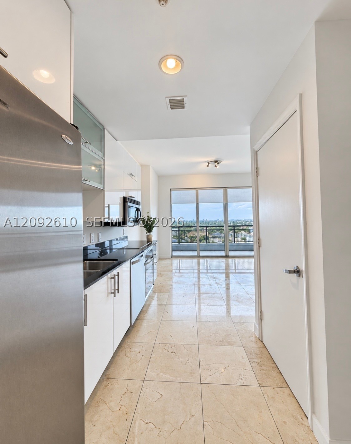 60 SW 13th St #1411, Miami FL 33130