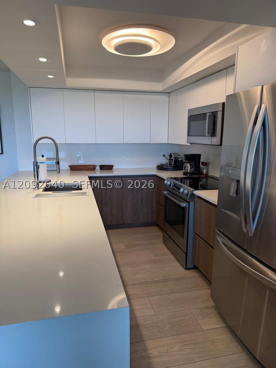 177 Ocean Lane Dr #812, Key Biscayne FL 33149