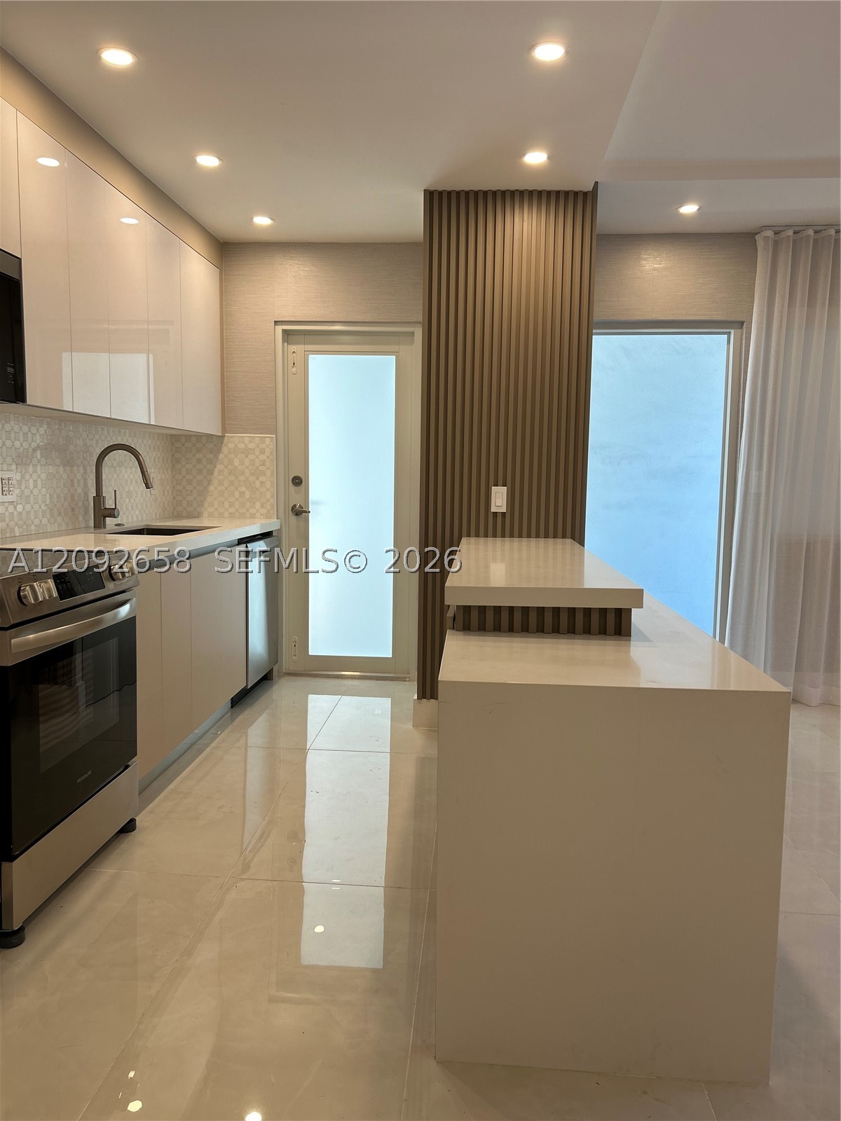 2430 NE 135th St #201, North Miami FL 33181