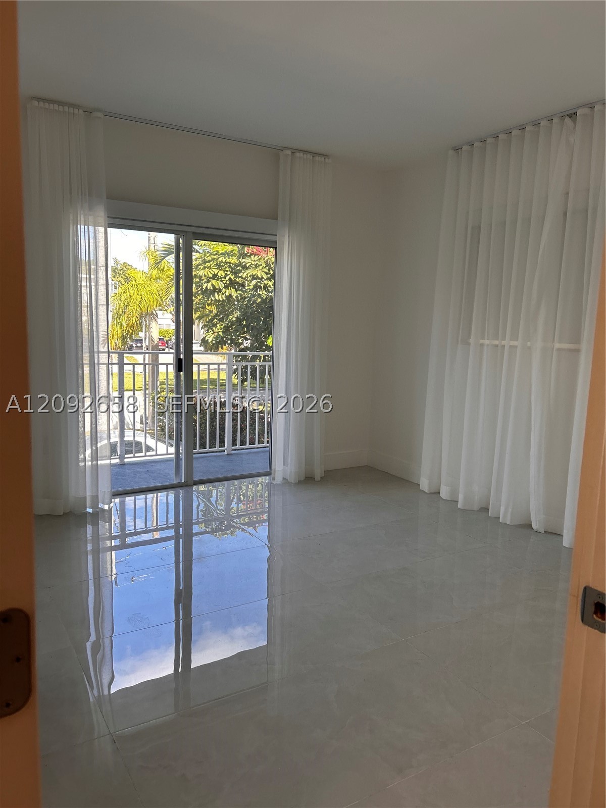 2430 NE 135th St #201, North Miami FL 33181