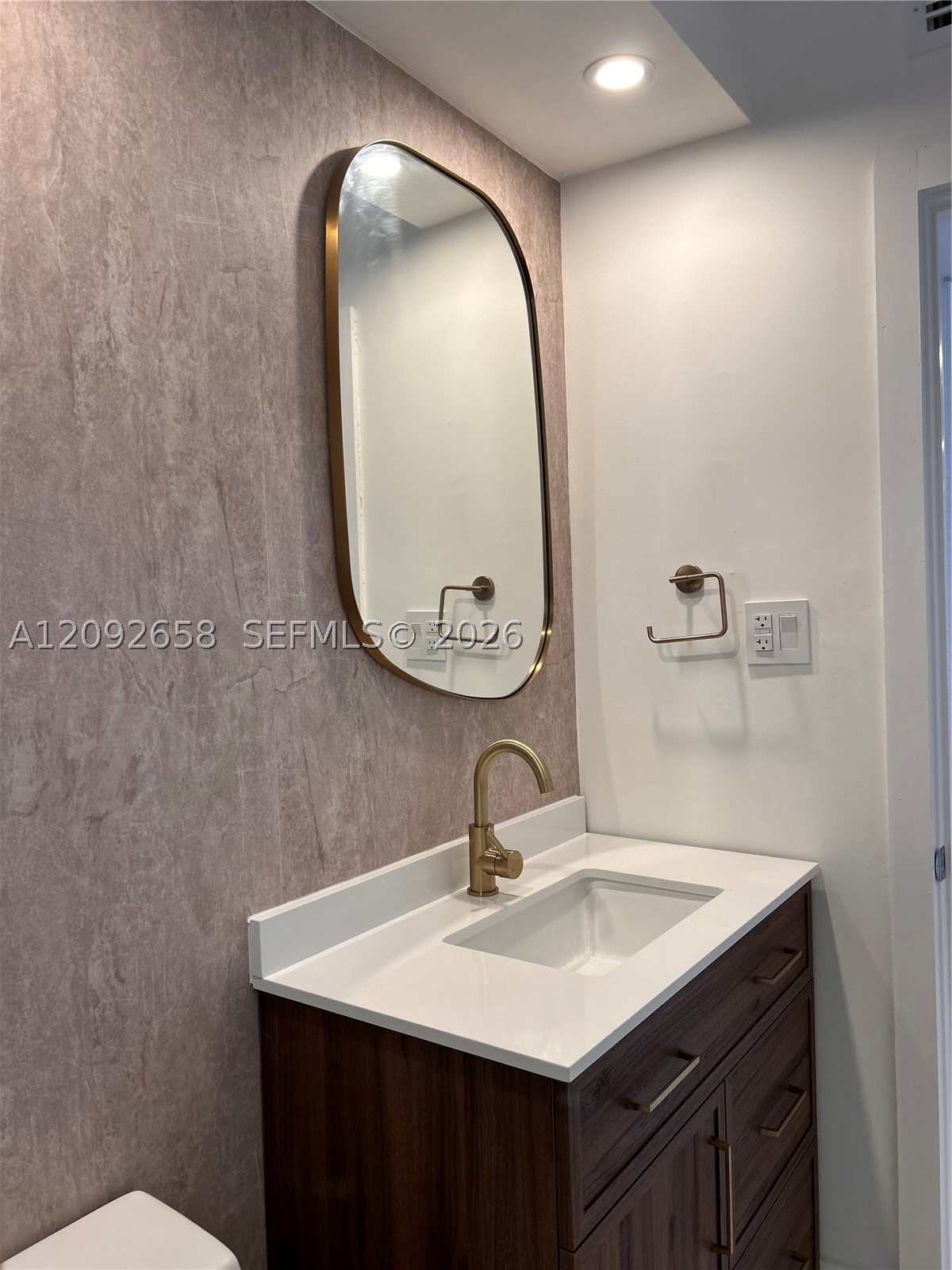 2430 NE 135th St #201, North Miami FL 33181