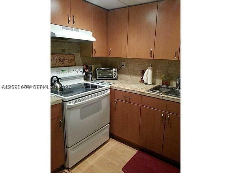 8617 SW 68th Ct #22, Pinecrest FL 33156