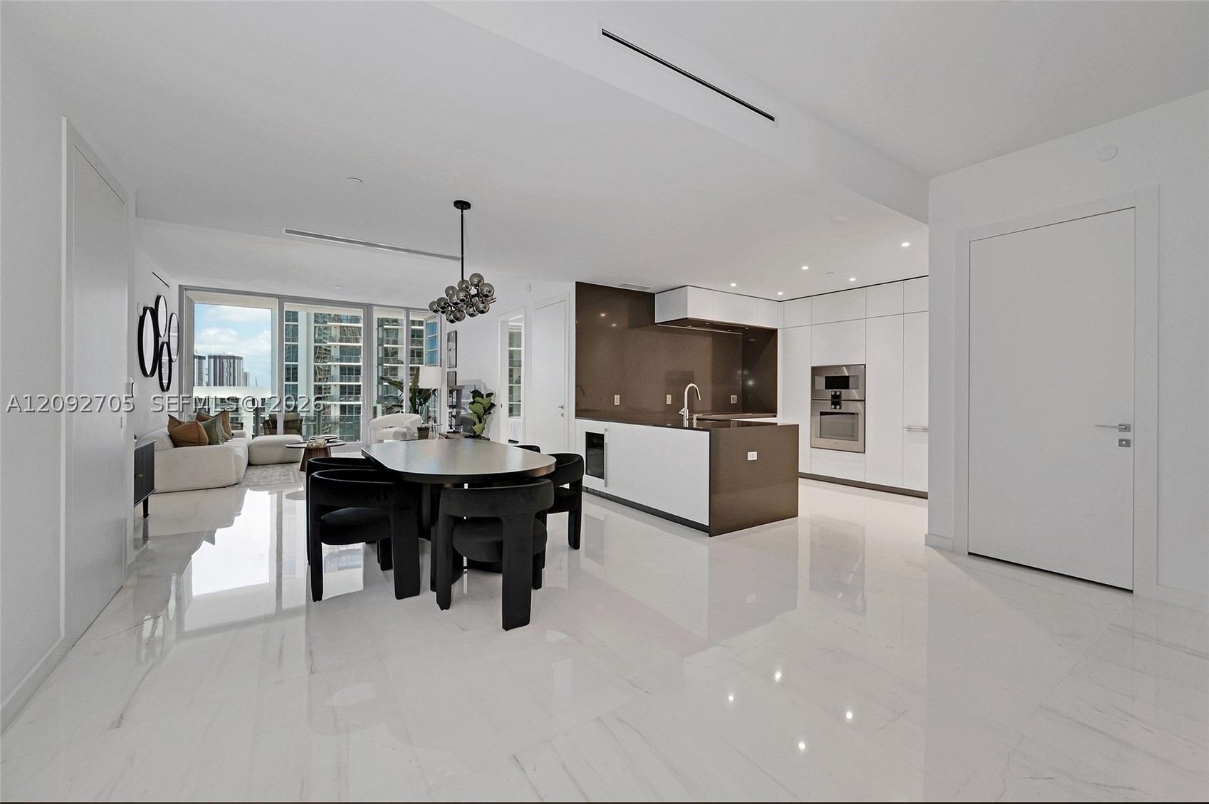 300 Biscayne Blvd Way #2809, Miami FL 33131