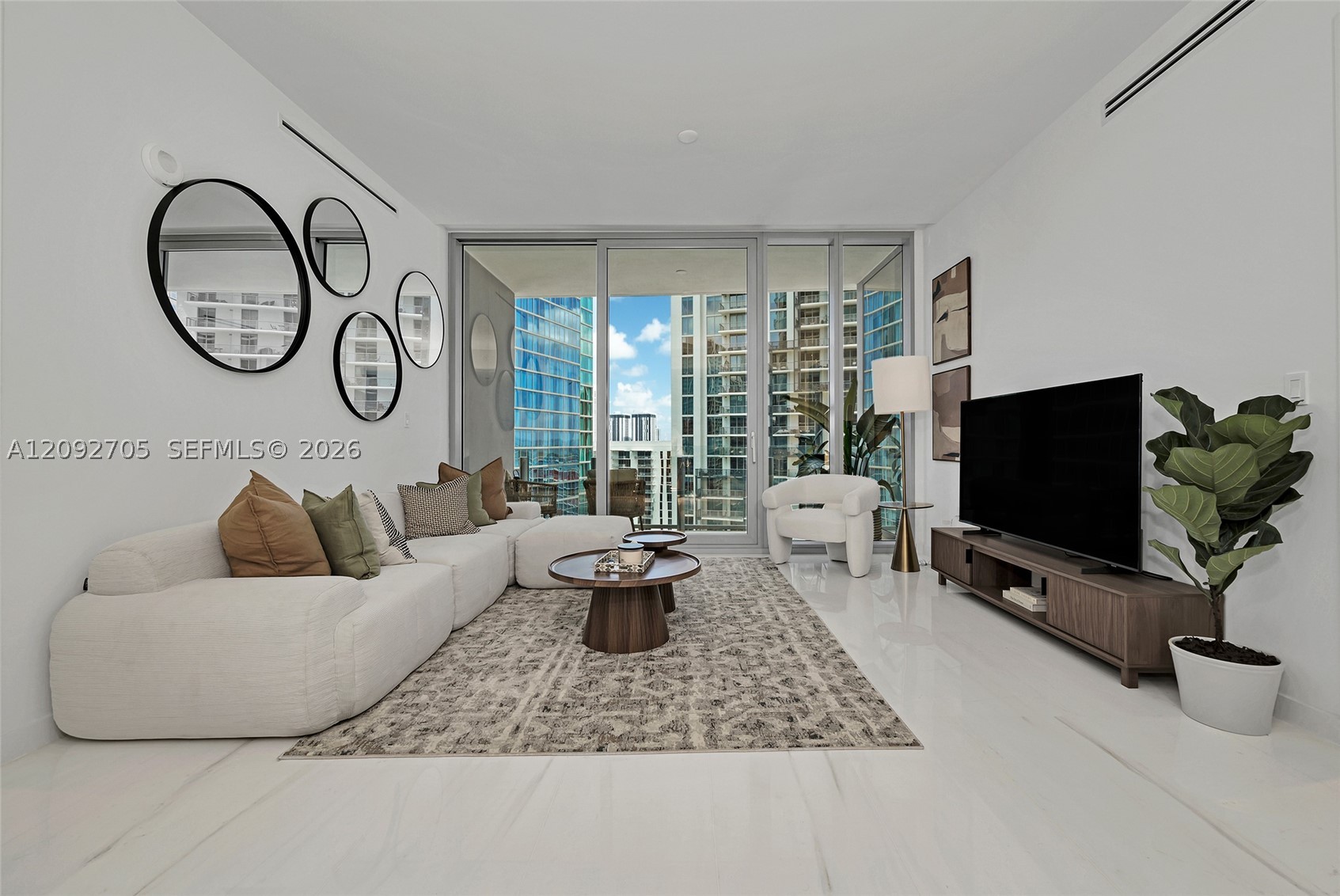 300 Biscayne Blvd Way #2809, Miami FL 33131