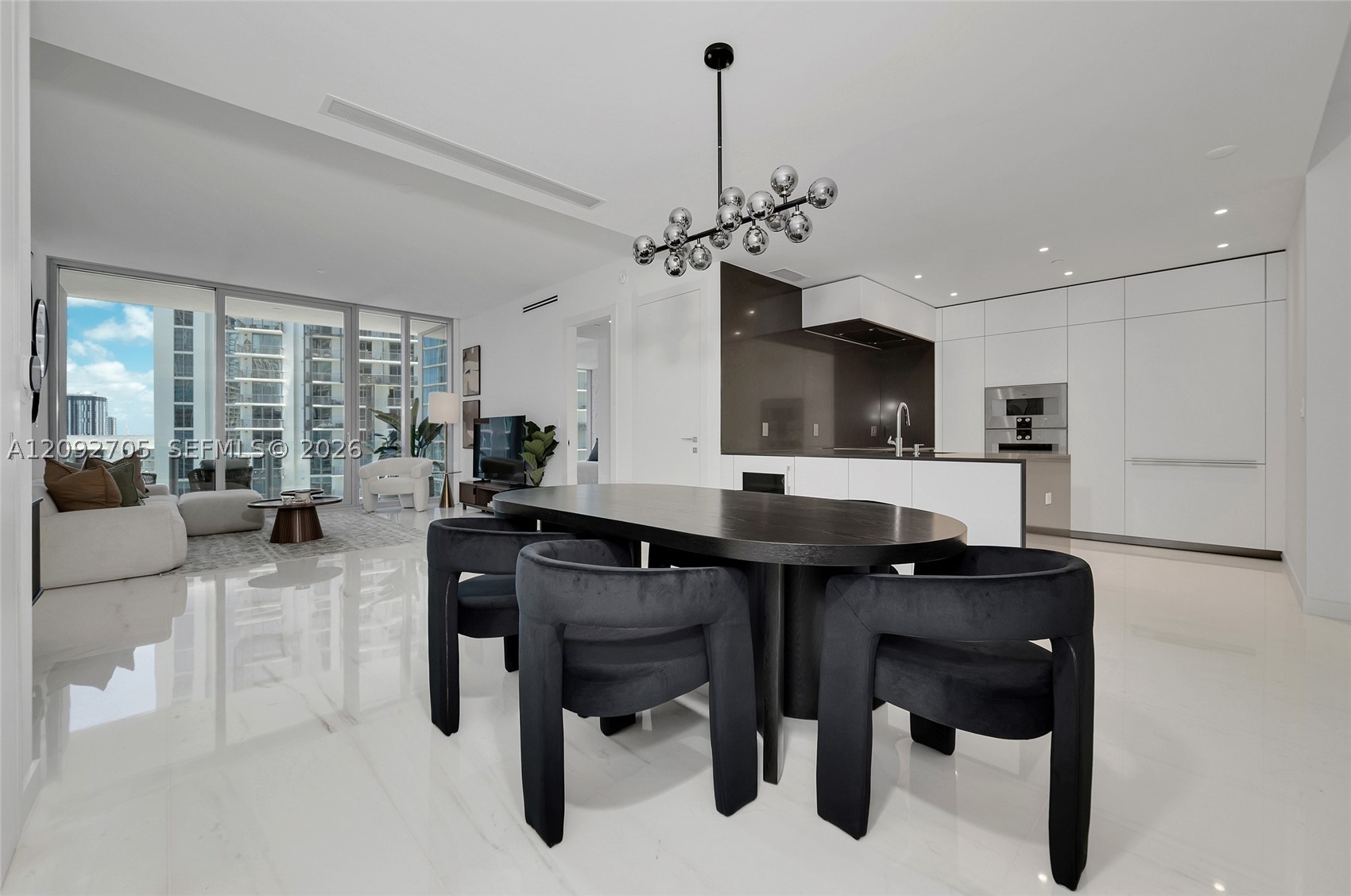 300 Biscayne Blvd Way #2809, Miami FL 33131