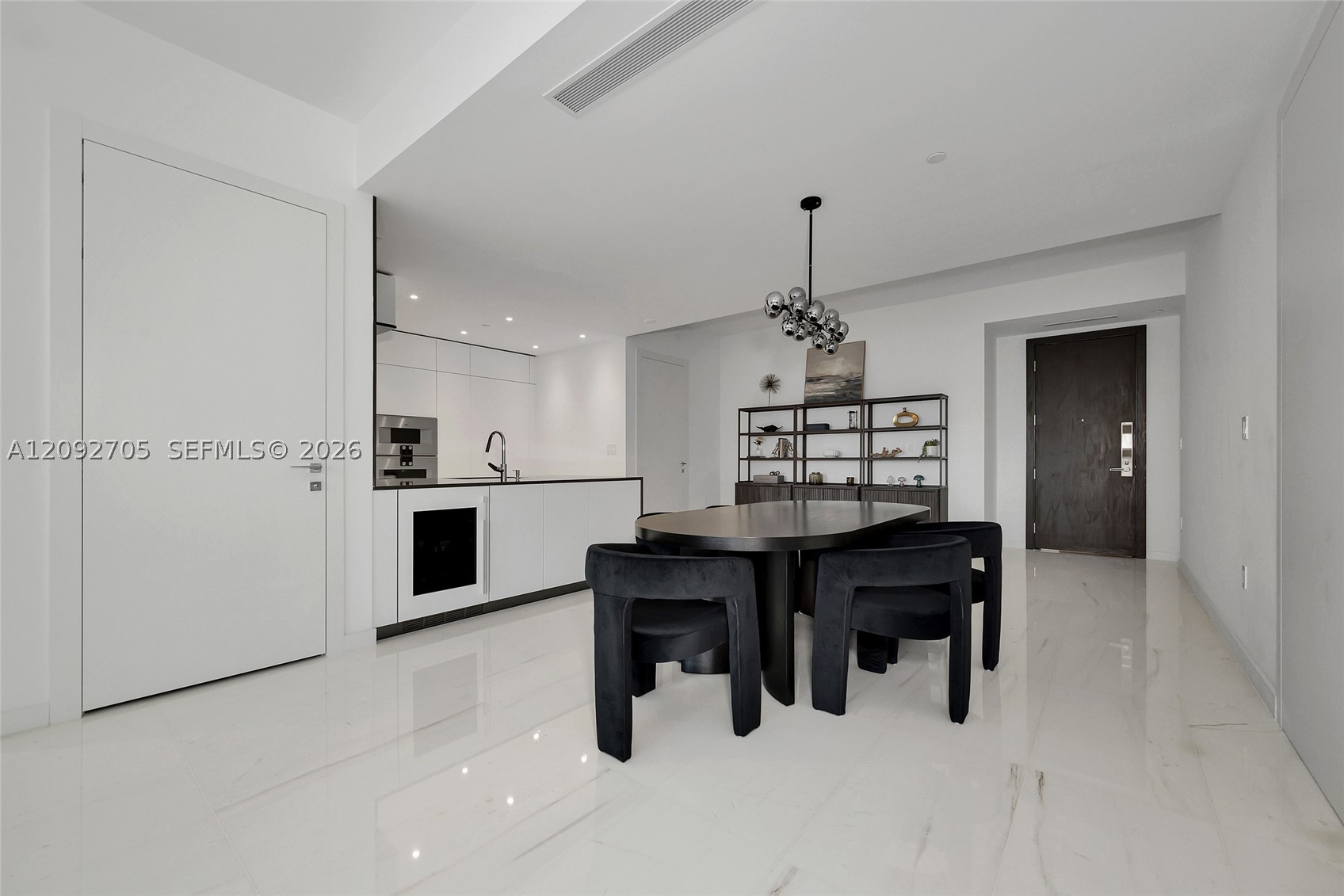 300 Biscayne Blvd Way #2809, Miami FL 33131