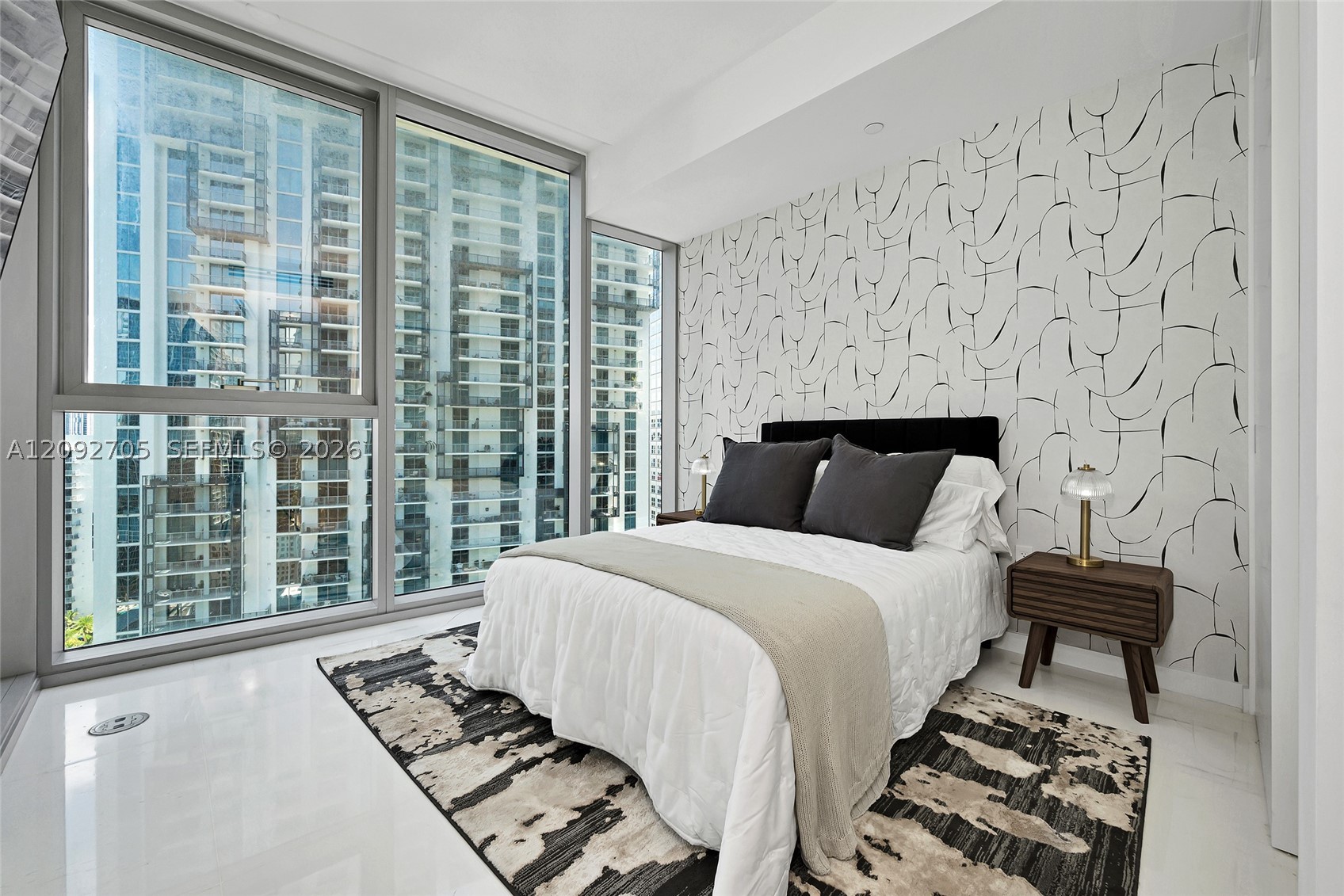 300 Biscayne Blvd Way #2809, Miami FL 33131