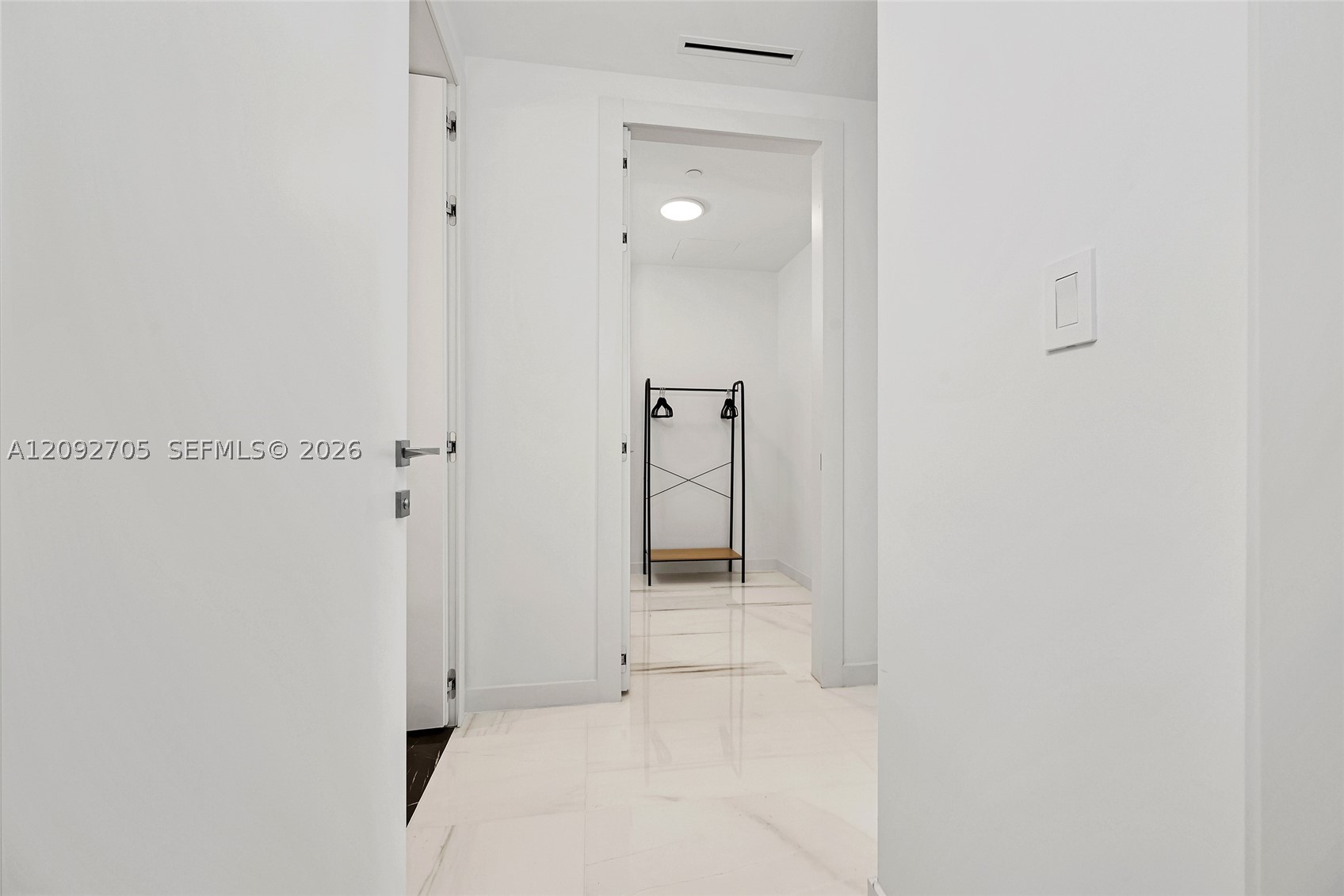 300 Biscayne Blvd Way #2809, Miami FL 33131
