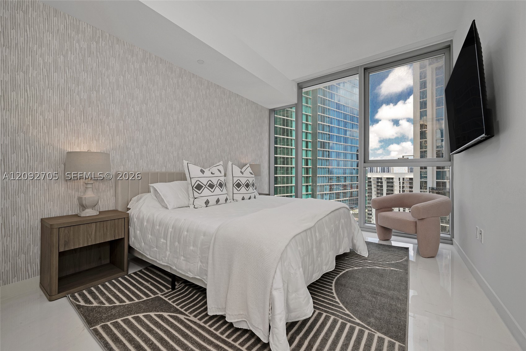 300 Biscayne Blvd Way #2809, Miami FL 33131