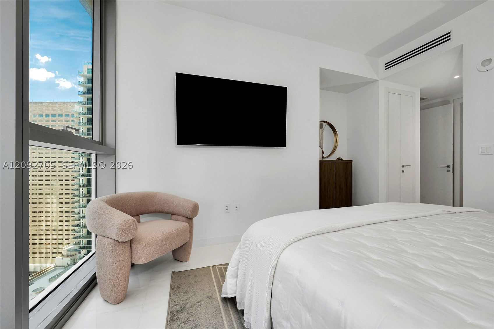 300 Biscayne Blvd Way #2809, Miami FL 33131