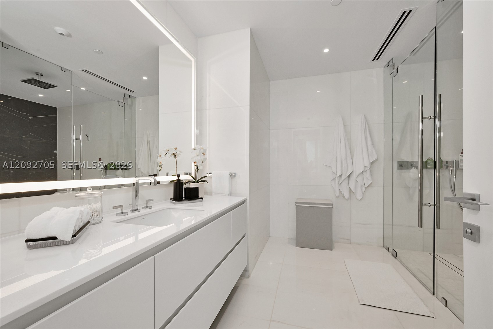 300 Biscayne Blvd Way #2809, Miami FL 33131