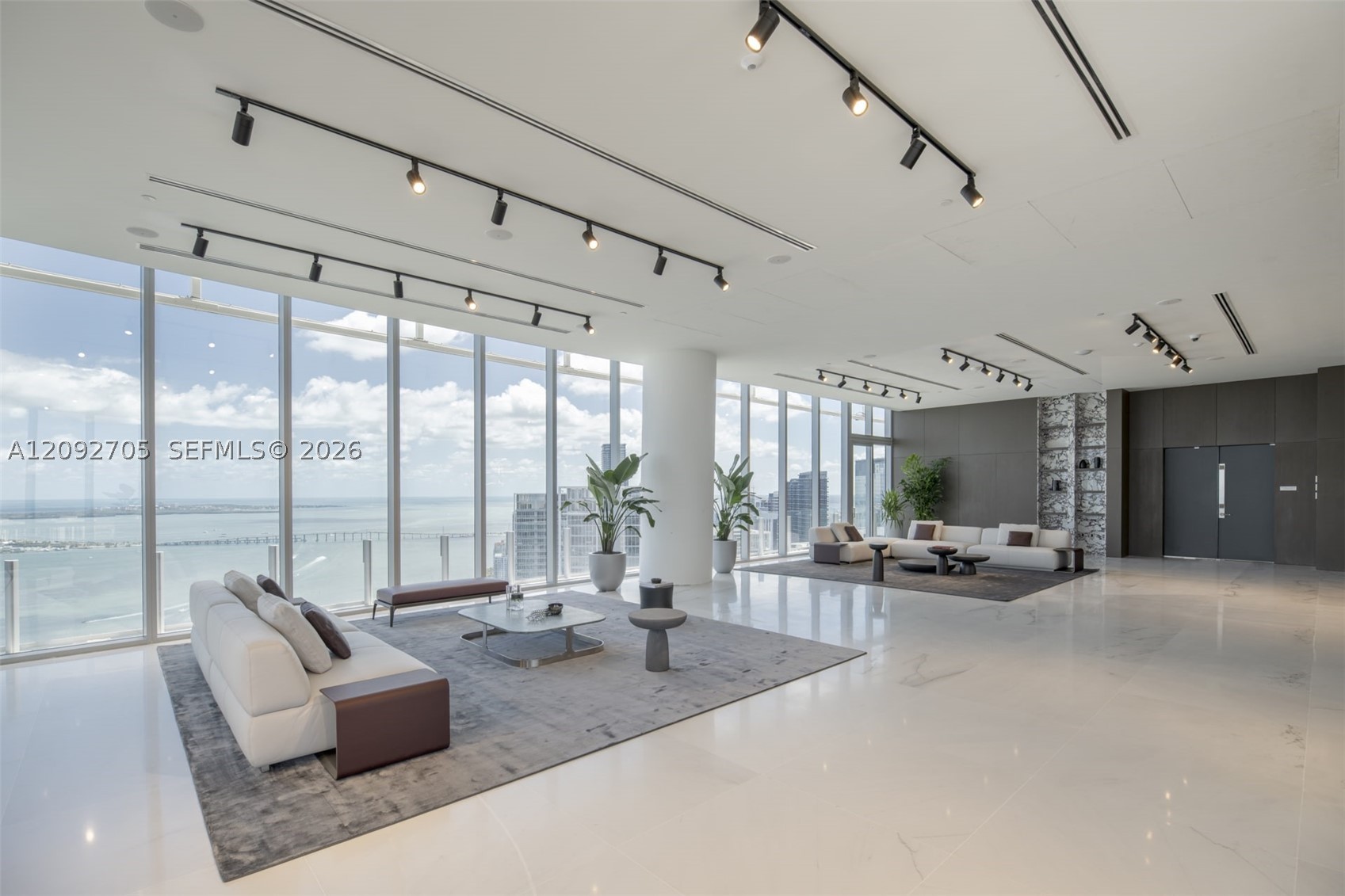 300 Biscayne Blvd Way #2809, Miami FL 33131