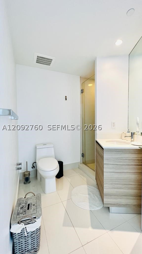 121 NE 34th St #2001, Miami FL 33137