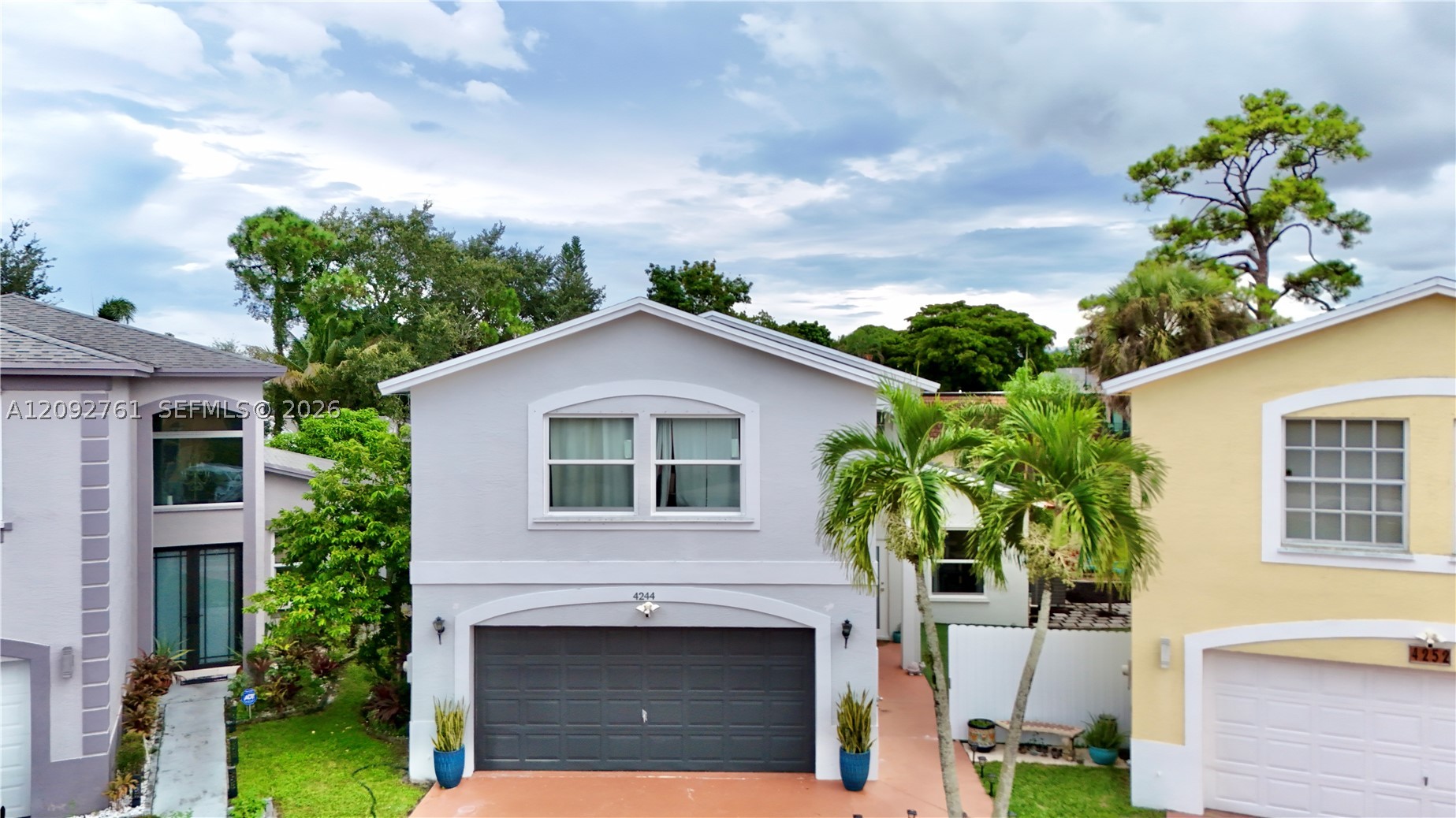 4244 Pine Hollow Cir, Green Acres FL 33463