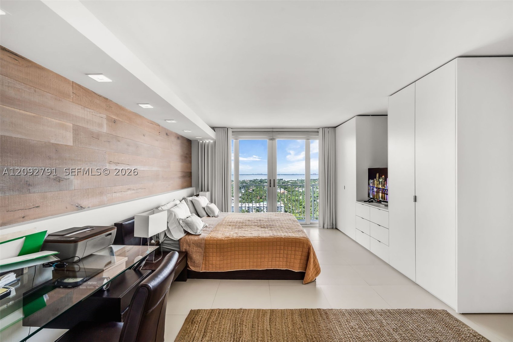 881 Ocean Dr #20E, Key Biscayne FL 33149