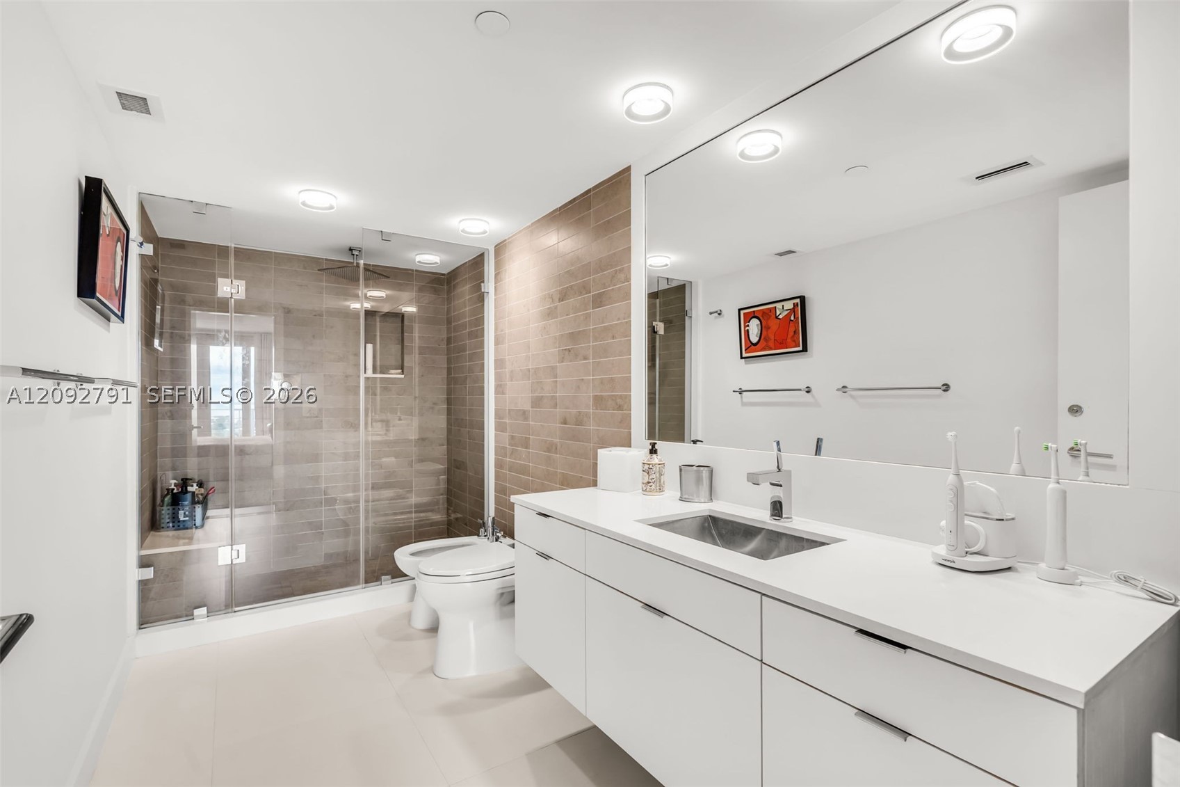 881 Ocean Dr #20E, Key Biscayne FL 33149
