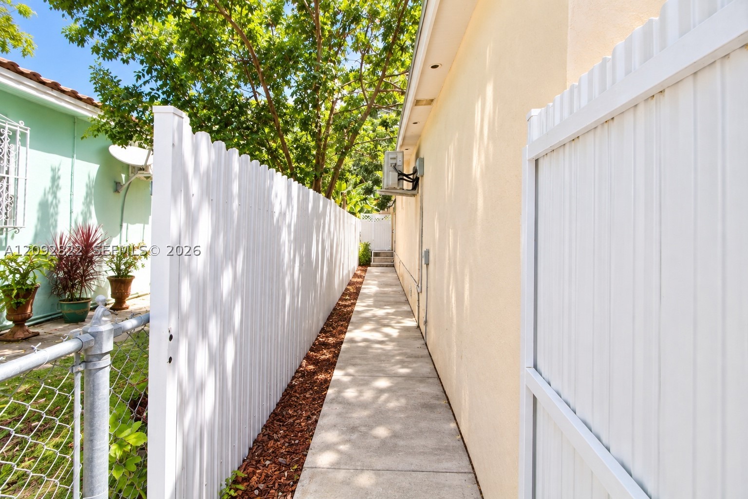 215 NW 67th Ave, Miami FL 33126